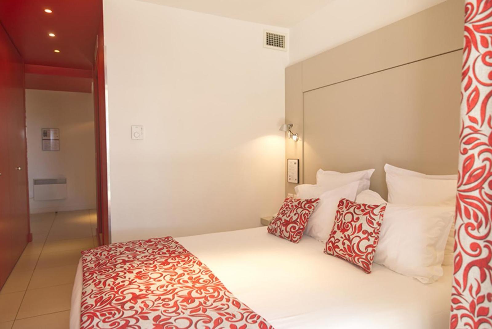 Hotel De La Plage - Hdlp Bormes-les-Mimosas Exterior photo